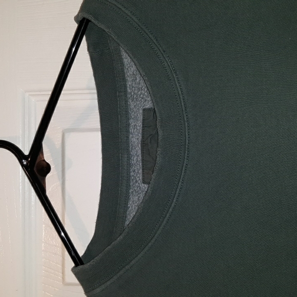 American Eagle Relaxed/Distressed Crew Neck Sweatshirt 2021 - Picture 2 of 14